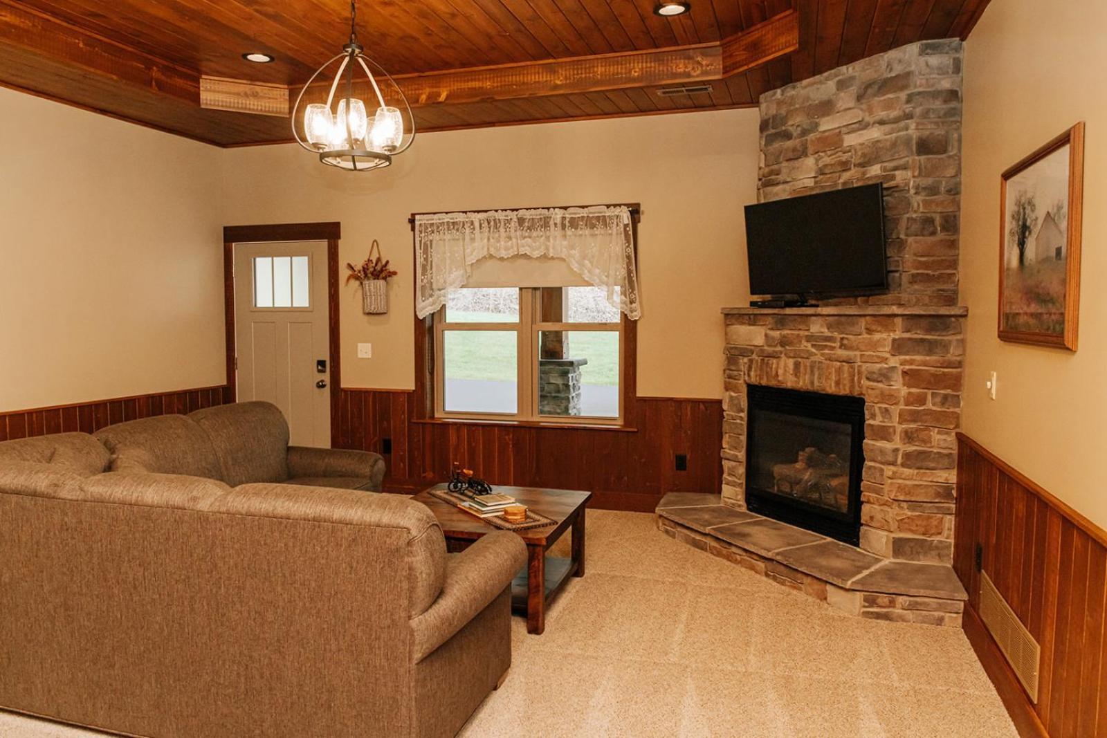 Sojourner'S Lodge & Log Cabin Suites Dundee ภายนอก รูปภาพ